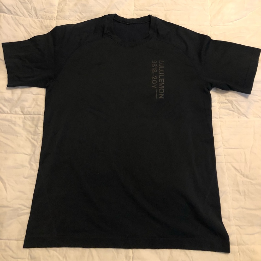 Lululemon Mens Short Sleeve Shirt